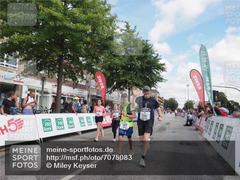 15.09.2024 - PSD Bank Halbmarathon Miley Keyser http://msf.ph/oto/7075083 15.09.2024 12:31:53 Ziel 2068, 2192, 2352, 2358, 2423, 3014, 3203, 3207, 3291, 3356, 3541 meine-sportfotos.de