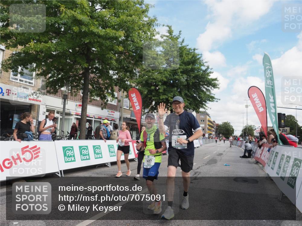 15.09.2024 - PSD Bank Halbmarathon Miley Keyser http://msf.ph/oto/7075091 15.09.2024 12:31:53 Ziel 2068, 2192, 2352, 2358, 2423, 3014, 3203, 3207, 3291, 3356, 3541 meine-sportfotos.de