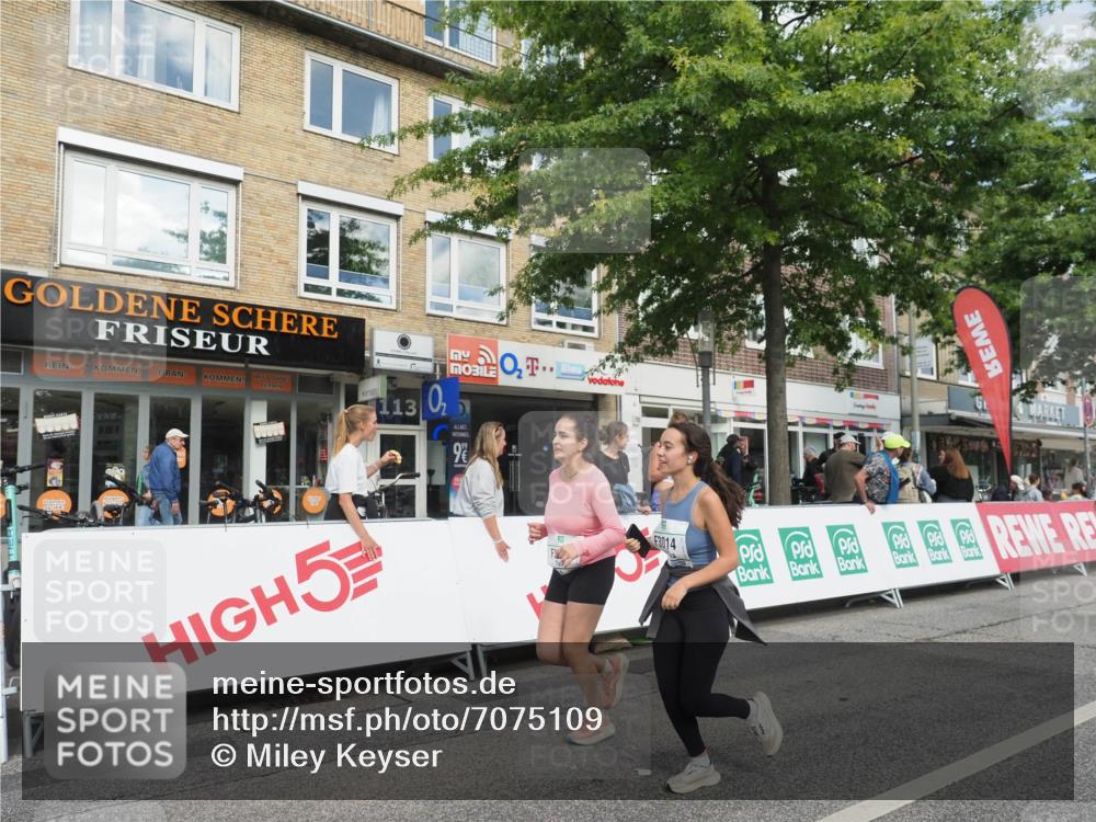 15.09.2024 - PSD Bank Halbmarathon Miley Keyser http://msf.ph/oto/7075109 15.09.2024 12:31:55 Ziel 2192, 2352, 2358, 2423, 3014, 3203, 3207, 3291, 3356, 3541 meine-sportfotos.de
