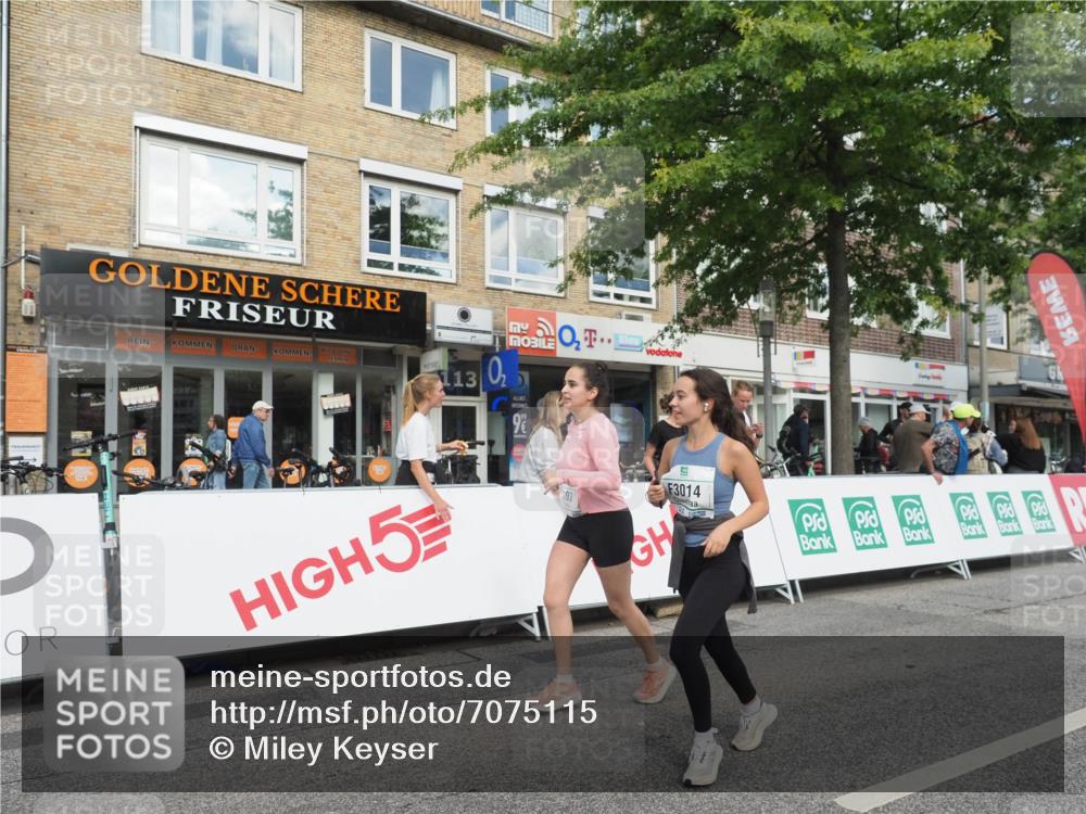 15.09.2024 - PSD Bank Halbmarathon Miley Keyser http://msf.ph/oto/7075115 15.09.2024 12:31:55 Ziel 2192, 2352, 2358, 2423, 3014, 3203, 3207, 3291, 3356, 3541 meine-sportfotos.de