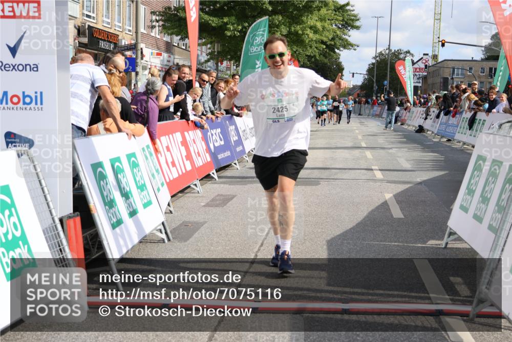 15.09.2024 - PSD Bank Halbmarathon Strokosch-Dieckow http://msf.ph/oto/7075116 15.09.2024 12:33:09 Ziel 2411, 2414, 2425, 3045, 3358 meine-sportfotos.de