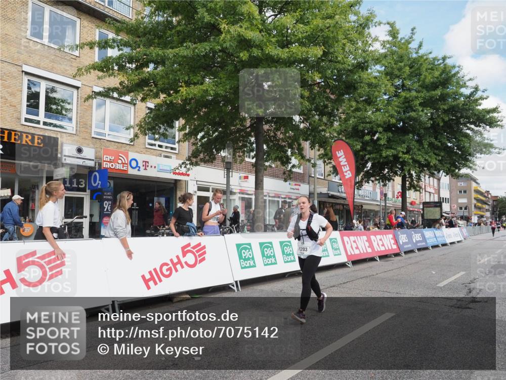 15.09.2024 - PSD Bank Halbmarathon Miley Keyser http://msf.ph/oto/7075142 15.09.2024 12:31:56 Ziel 2192, 2352, 2358, 2423, 3014, 3203, 3207, 3291, 3356, 3541 meine-sportfotos.de