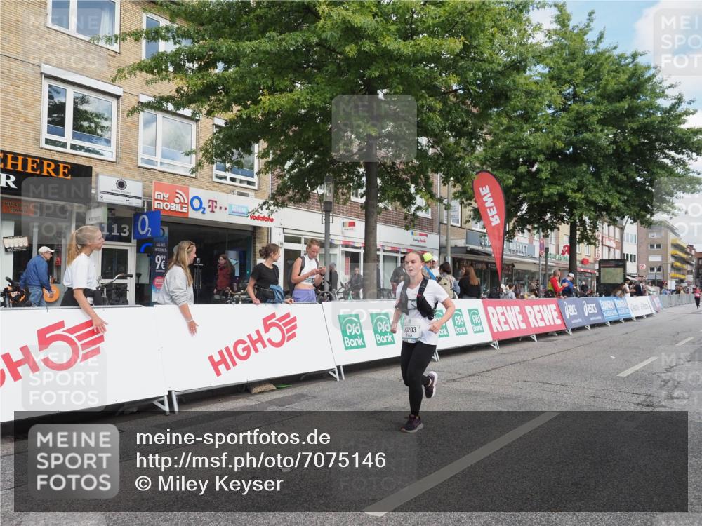 15.09.2024 - PSD Bank Halbmarathon Miley Keyser http://msf.ph/oto/7075146 15.09.2024 12:31:56 Ziel 2192, 2352, 2358, 2423, 3014, 3203, 3207, 3291, 3356, 3541 meine-sportfotos.de