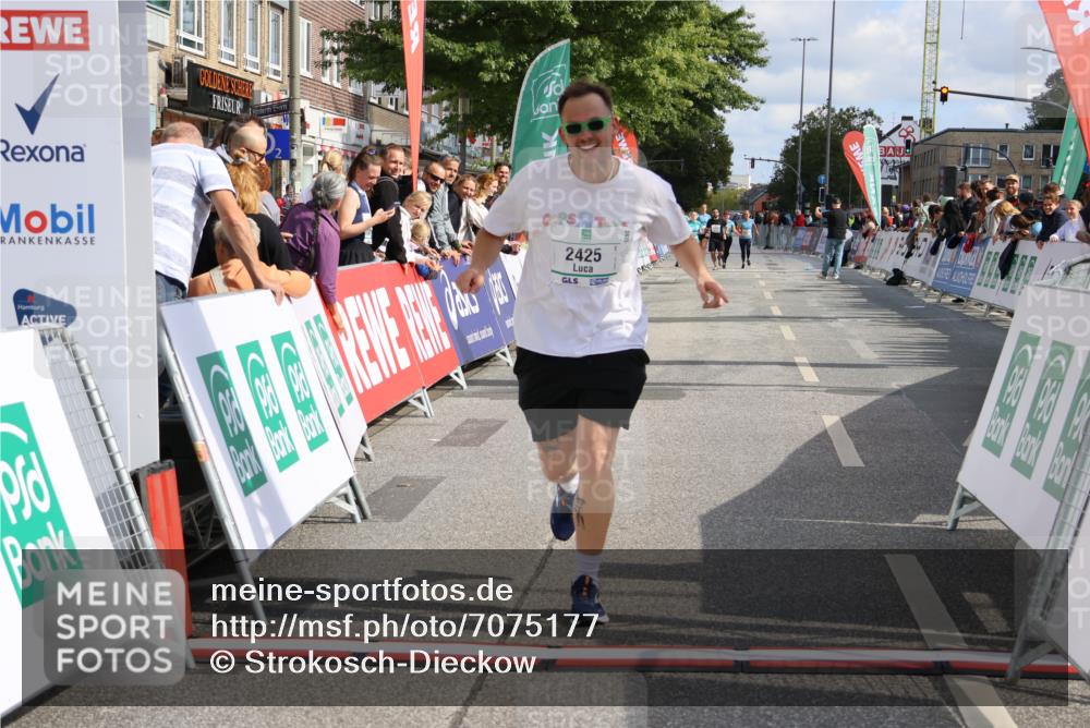 15.09.2024 - PSD Bank Halbmarathon Strokosch-Dieckow http://msf.ph/oto/7075177 15.09.2024 12:33:09 Ziel 2411, 2414, 2425, 3045, 3358 meine-sportfotos.de
