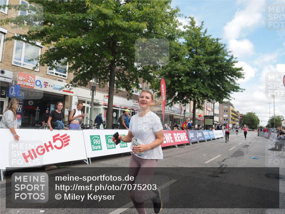 15.09.2024 - PSD Bank Halbmarathon Miley Keyser http://msf.ph/oto/7075203 15.09.2024 12:32:04 Ziel 2192, 2352, 2358, 2423, 2684, 3014, 3104, 3203, 3207, 3291, 3356 meine-sportfotos.de