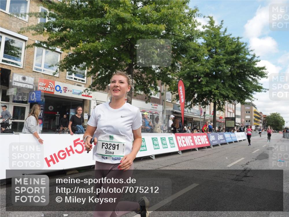 15.09.2024 - PSD Bank Halbmarathon Miley Keyser http://msf.ph/oto/7075212 15.09.2024 12:32:04 Ziel 2192, 2352, 2358, 2423, 2684, 3014, 3104, 3203, 3207, 3291, 3356 meine-sportfotos.de