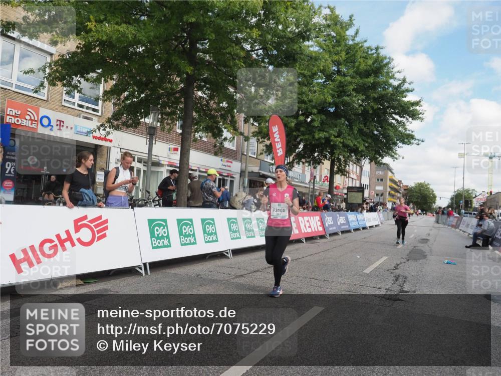 15.09.2024 - PSD Bank Halbmarathon Miley Keyser http://msf.ph/oto/7075229 15.09.2024 12:32:09 Ziel 2375, 2684, 3014, 3104, 3203, 3207, 3291 meine-sportfotos.de