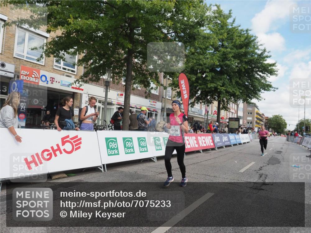 15.09.2024 - PSD Bank Halbmarathon Miley Keyser http://msf.ph/oto/7075233 15.09.2024 12:32:09 Ziel 2375, 2684, 3014, 3104, 3203, 3207, 3291 meine-sportfotos.de
