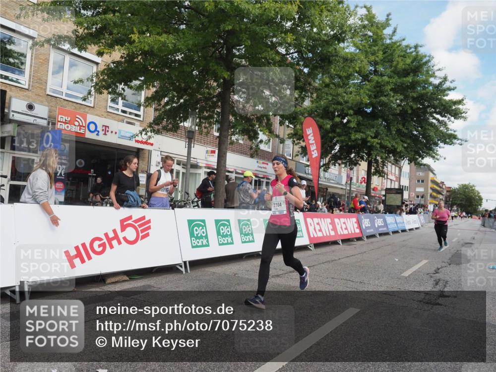 15.09.2024 - PSD Bank Halbmarathon Miley Keyser http://msf.ph/oto/7075238 15.09.2024 12:32:09 Ziel 2375, 2684, 3014, 3104, 3203, 3207, 3291 meine-sportfotos.de