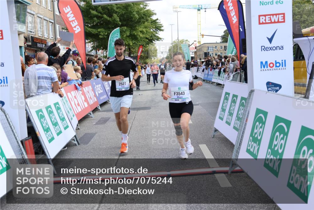 15.09.2024 - PSD Bank Halbmarathon Strokosch-Dieckow http://msf.ph/oto/7075244 15.09.2024 12:24:25 Ziel 1883, 1997, 2527, 2537, 3003, 3008, 3075, 3222, 3428, 3452, 3543 meine-sportfotos.de