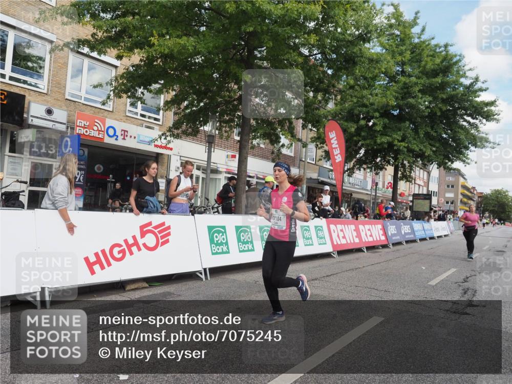 15.09.2024 - PSD Bank Halbmarathon Miley Keyser http://msf.ph/oto/7075245 15.09.2024 12:32:09 Ziel 2375, 2684, 3014, 3104, 3203, 3207, 3291 meine-sportfotos.de