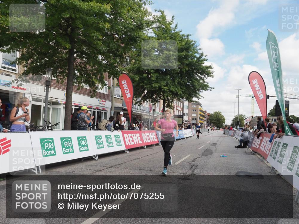 15.09.2024 - PSD Bank Halbmarathon Miley Keyser http://msf.ph/oto/7075255 15.09.2024 12:32:11 Ziel 2375, 2684, 3104, 3291 meine-sportfotos.de