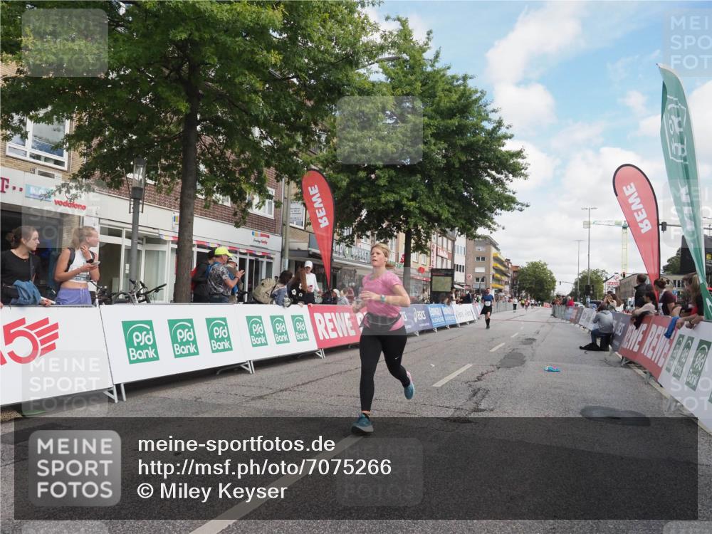 15.09.2024 - PSD Bank Halbmarathon Miley Keyser http://msf.ph/oto/7075266 15.09.2024 12:32:12 Ziel 2375, 2684, 3104, 3291 meine-sportfotos.de
