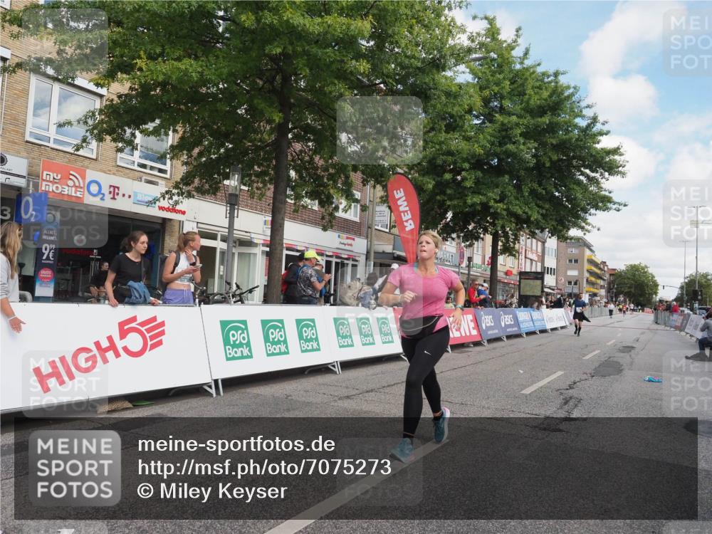 15.09.2024 - PSD Bank Halbmarathon Miley Keyser http://msf.ph/oto/7075273 15.09.2024 12:32:12 Ziel 2375, 2684, 3104, 3291 meine-sportfotos.de