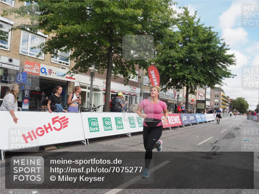 15.09.2024 - PSD Bank Halbmarathon Miley Keyser http://msf.ph/oto/7075277 15.09.2024 12:32:12 Ziel 2375, 2684, 3104, 3291 meine-sportfotos.de