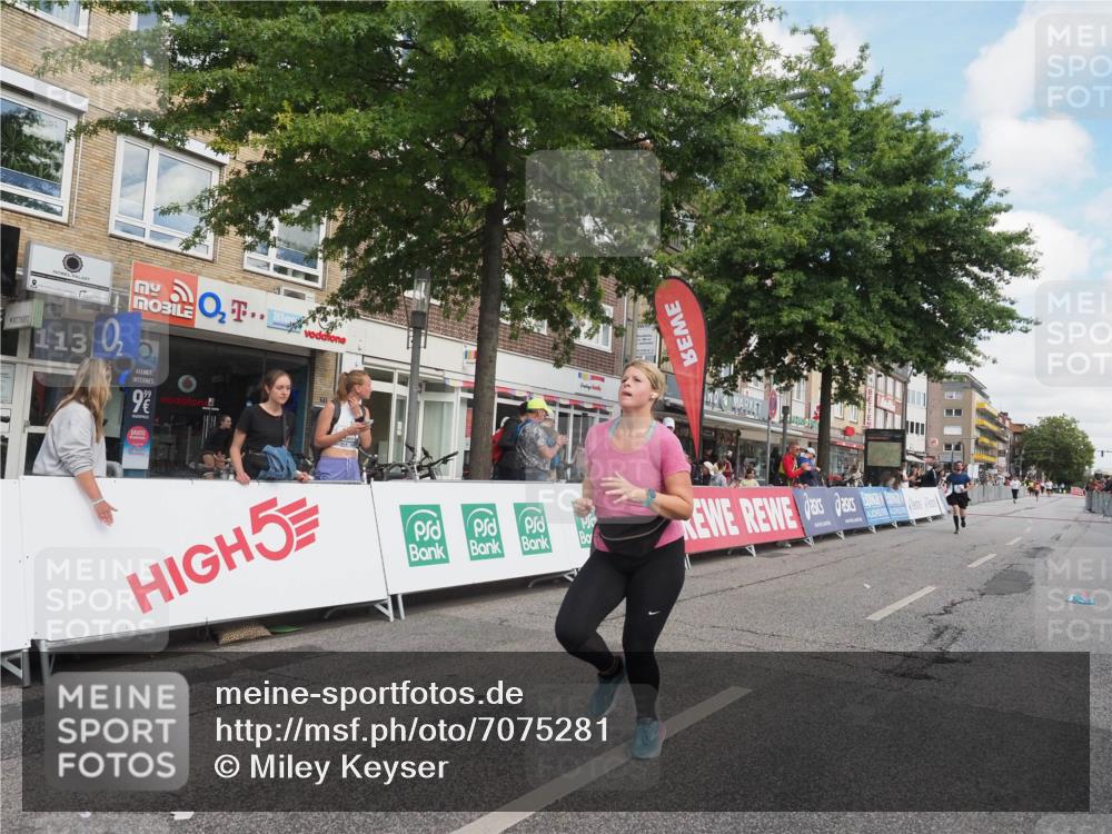 15.09.2024 - PSD Bank Halbmarathon Miley Keyser http://msf.ph/oto/7075281 15.09.2024 12:32:12 Ziel 2375, 2684, 3104, 3291 meine-sportfotos.de