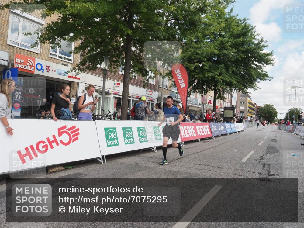 15.09.2024 - PSD Bank Halbmarathon Miley Keyser http://msf.ph/oto/7075295 15.09.2024 12:32:18 Ziel 2375, 2684, 3104 meine-sportfotos.de