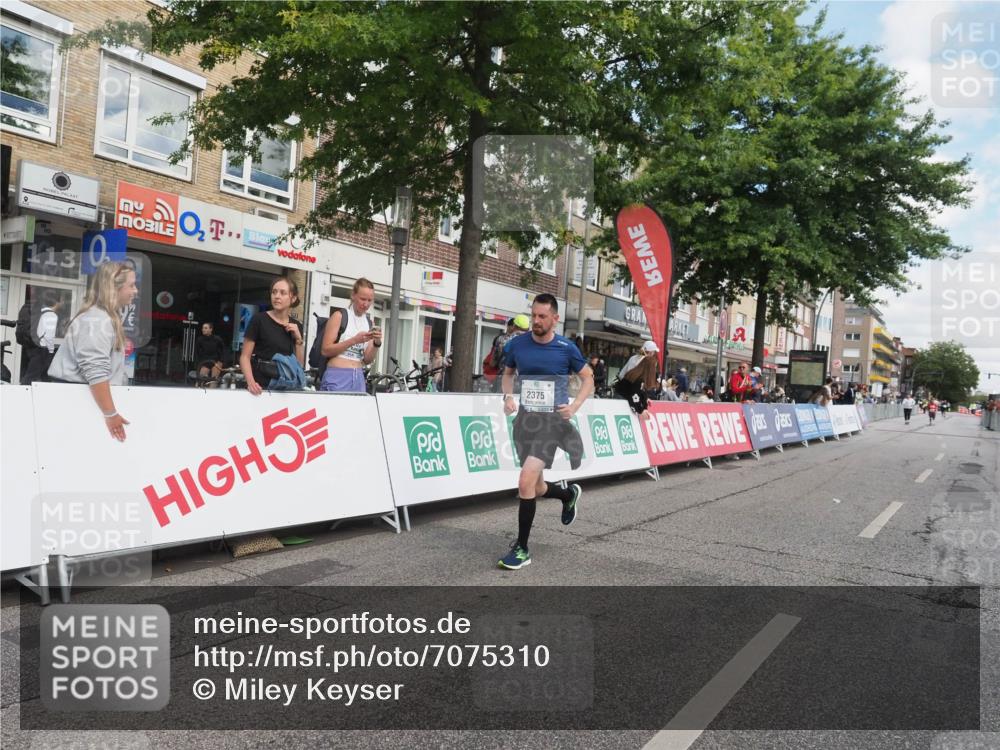 15.09.2024 - PSD Bank Halbmarathon Miley Keyser http://msf.ph/oto/7075310 15.09.2024 12:32:18 Ziel 2375, 2684, 3104 meine-sportfotos.de