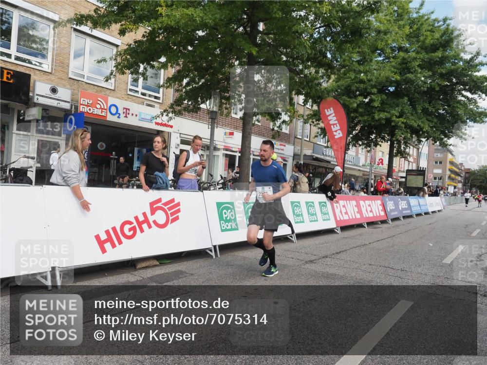 15.09.2024 - PSD Bank Halbmarathon Miley Keyser http://msf.ph/oto/7075314 15.09.2024 12:32:18 Ziel 2375, 2684, 3104 meine-sportfotos.de
