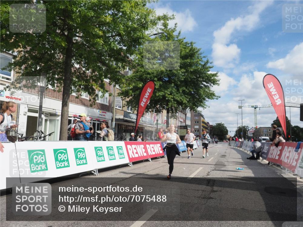15.09.2024 - PSD Bank Halbmarathon Miley Keyser http://msf.ph/oto/7075488 15.09.2024 12:32:48 Ziel 2411, 2414, 2425, 3045, 3358, 3368 meine-sportfotos.de