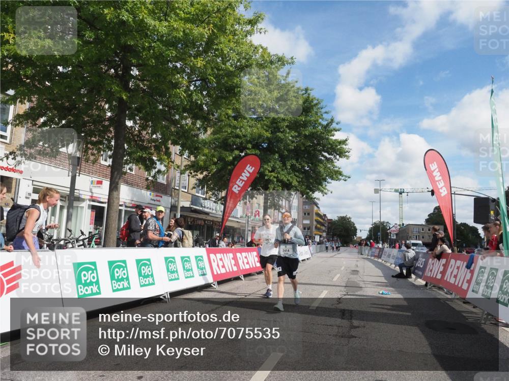 15.09.2024 - PSD Bank Halbmarathon Miley Keyser http://msf.ph/oto/7075535 15.09.2024 12:32:50 Ziel 2411, 2414, 2425, 3045, 3358, 3368 meine-sportfotos.de