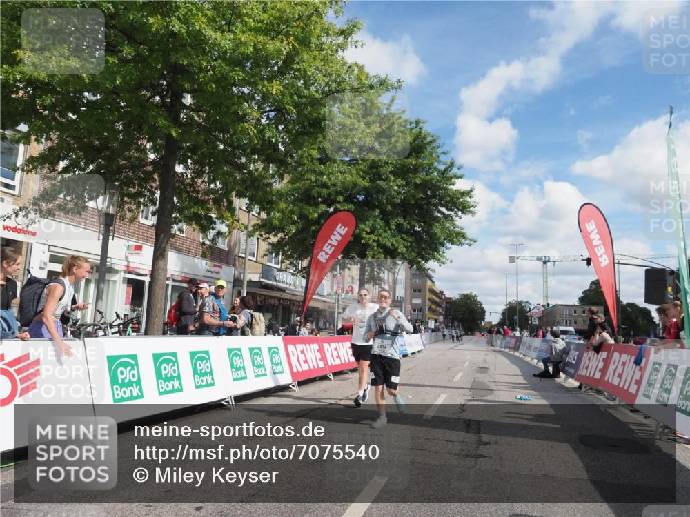 15.09.2024 - PSD Bank Halbmarathon Miley Keyser http://msf.ph/oto/7075540 15.09.2024 12:32:51 Ziel 2411, 2414, 2425, 3045, 3358, 3368 meine-sportfotos.de