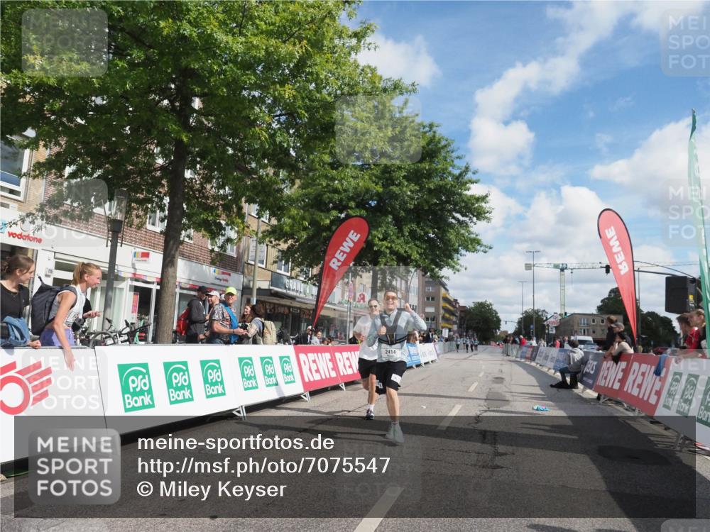 15.09.2024 - PSD Bank Halbmarathon Miley Keyser http://msf.ph/oto/7075547 15.09.2024 12:32:51 Ziel 2411, 2414, 2425, 3045, 3358, 3368 meine-sportfotos.de