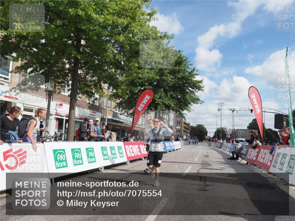 15.09.2024 - PSD Bank Halbmarathon Miley Keyser http://msf.ph/oto/7075554 15.09.2024 12:32:51 Ziel 2411, 2414, 2425, 3045, 3358, 3368 meine-sportfotos.de