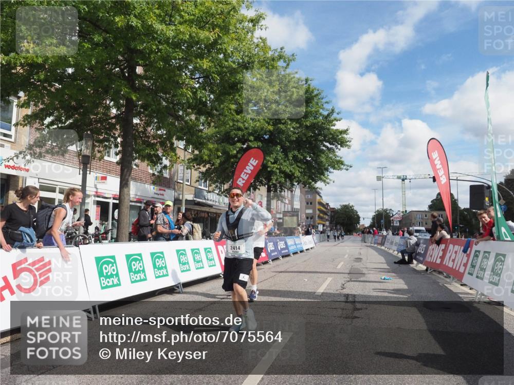 15.09.2024 - PSD Bank Halbmarathon Miley Keyser http://msf.ph/oto/7075564 15.09.2024 12:32:51 Ziel 2411, 2414, 2425, 3045, 3358, 3368 meine-sportfotos.de