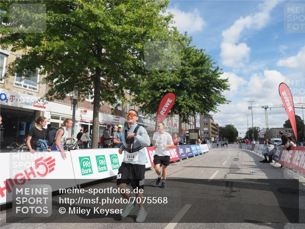 15.09.2024 - PSD Bank Halbmarathon Miley Keyser http://msf.ph/oto/7075568 15.09.2024 12:32:52 Ziel 2411, 2414, 2425, 3045, 3358, 3368 meine-sportfotos.de