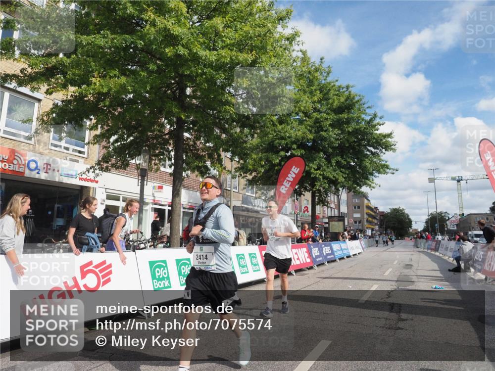 15.09.2024 - PSD Bank Halbmarathon Miley Keyser http://msf.ph/oto/7075574 15.09.2024 12:32:52 Ziel 2411, 2414, 2425, 3045, 3358, 3368 meine-sportfotos.de