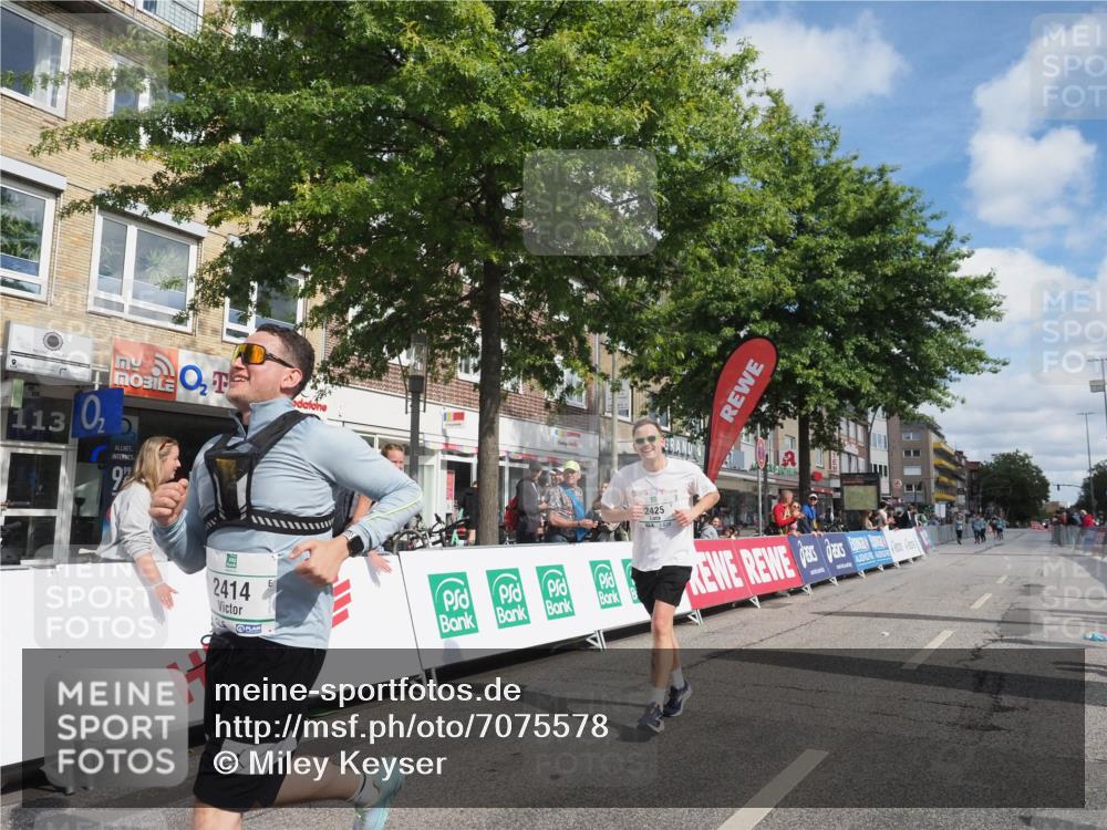 15.09.2024 - PSD Bank Halbmarathon Miley Keyser http://msf.ph/oto/7075578 15.09.2024 12:32:52 Ziel 2411, 2414, 2425, 3045, 3358, 3368 meine-sportfotos.de