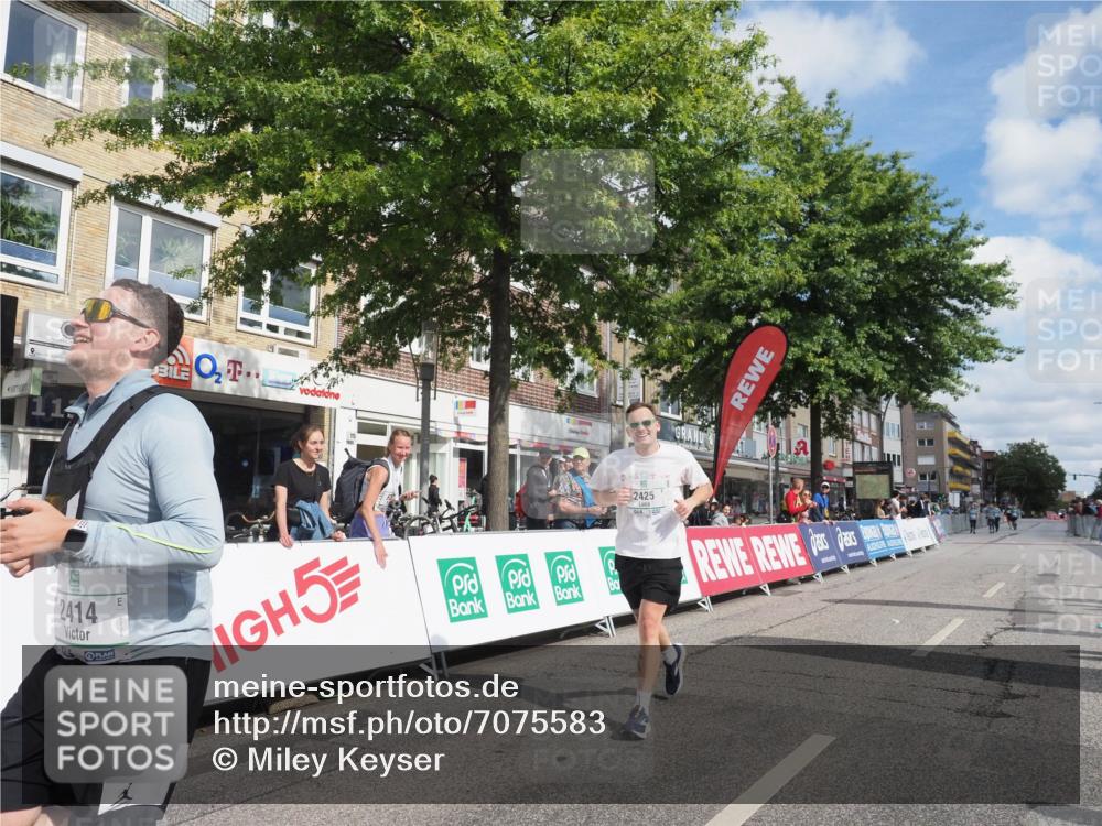 15.09.2024 - PSD Bank Halbmarathon Miley Keyser http://msf.ph/oto/7075583 15.09.2024 12:32:52 Ziel 2411, 2414, 2425, 3045, 3358, 3368 meine-sportfotos.de