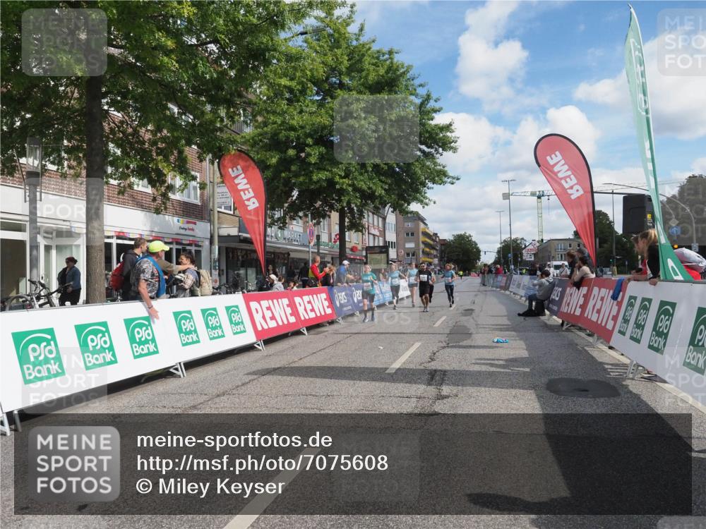 15.09.2024 - PSD Bank Halbmarathon Miley Keyser http://msf.ph/oto/7075608 15.09.2024 12:33:07 Ziel 1939, 2425, 3308, 3336, 3337, 3359, 3463 meine-sportfotos.de