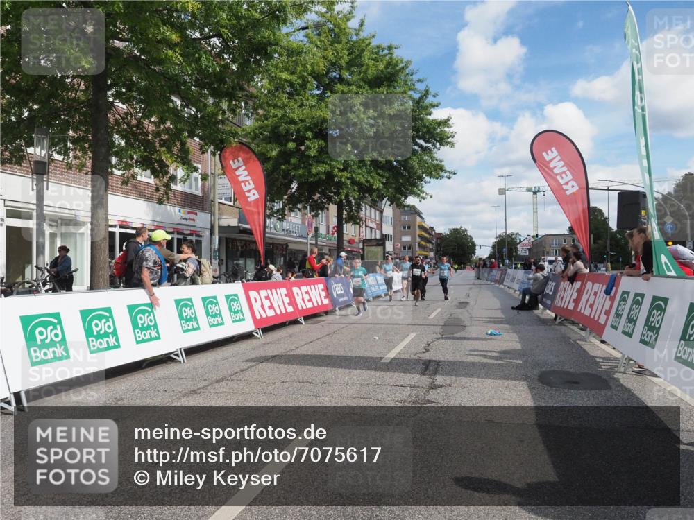 15.09.2024 - PSD Bank Halbmarathon Miley Keyser http://msf.ph/oto/7075617 15.09.2024 12:33:08 Ziel 1939, 2425, 3308, 3336, 3337, 3359, 3463 meine-sportfotos.de