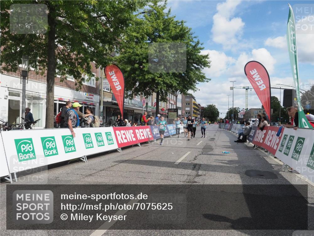 15.09.2024 - PSD Bank Halbmarathon Miley Keyser http://msf.ph/oto/7075625 15.09.2024 12:33:08 Ziel 1939, 2425, 3308, 3336, 3337, 3359, 3463 meine-sportfotos.de