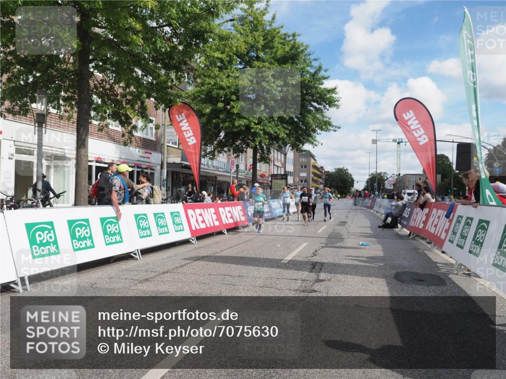 15.09.2024 - PSD Bank Halbmarathon Miley Keyser http://msf.ph/oto/7075630 15.09.2024 12:33:08 Ziel 1939, 2425, 3308, 3336, 3337, 3359, 3463 meine-sportfotos.de