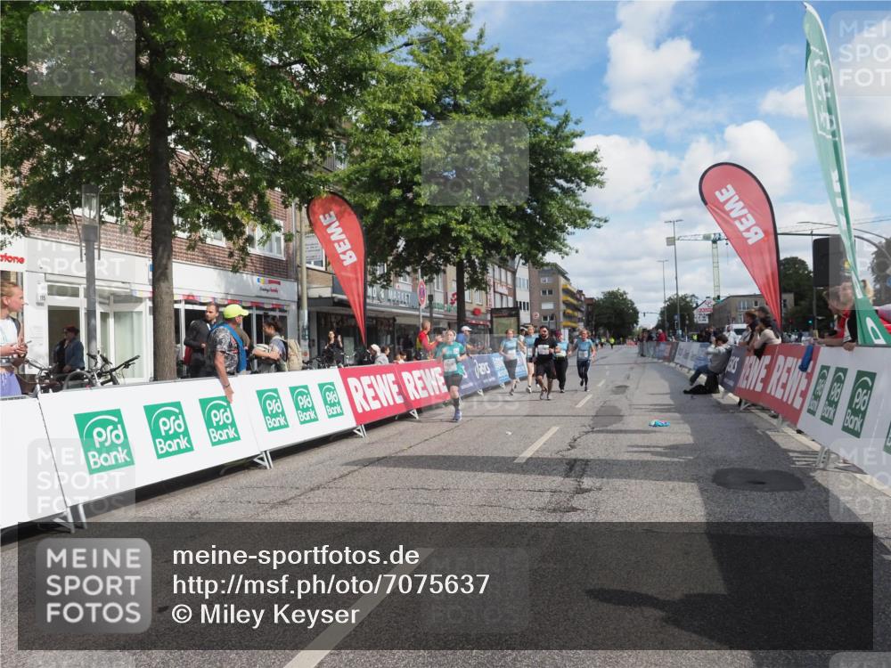 15.09.2024 - PSD Bank Halbmarathon Miley Keyser http://msf.ph/oto/7075637 15.09.2024 12:33:08 Ziel 1939, 2425, 3308, 3336, 3337, 3359, 3463 meine-sportfotos.de
