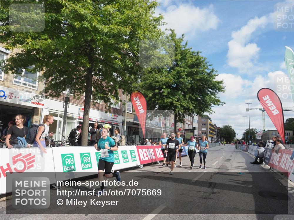 15.09.2024 - PSD Bank Halbmarathon Miley Keyser http://msf.ph/oto/7075669 15.09.2024 12:33:10 Ziel 1939, 3308, 3336, 3337, 3359, 3463 meine-sportfotos.de