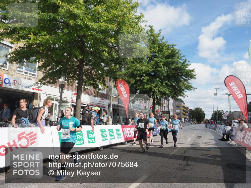 15.09.2024 - PSD Bank Halbmarathon Miley Keyser http://msf.ph/oto/7075684 15.09.2024 12:33:11 Ziel 1939, 3308, 3336, 3337, 3359, 3463 meine-sportfotos.de