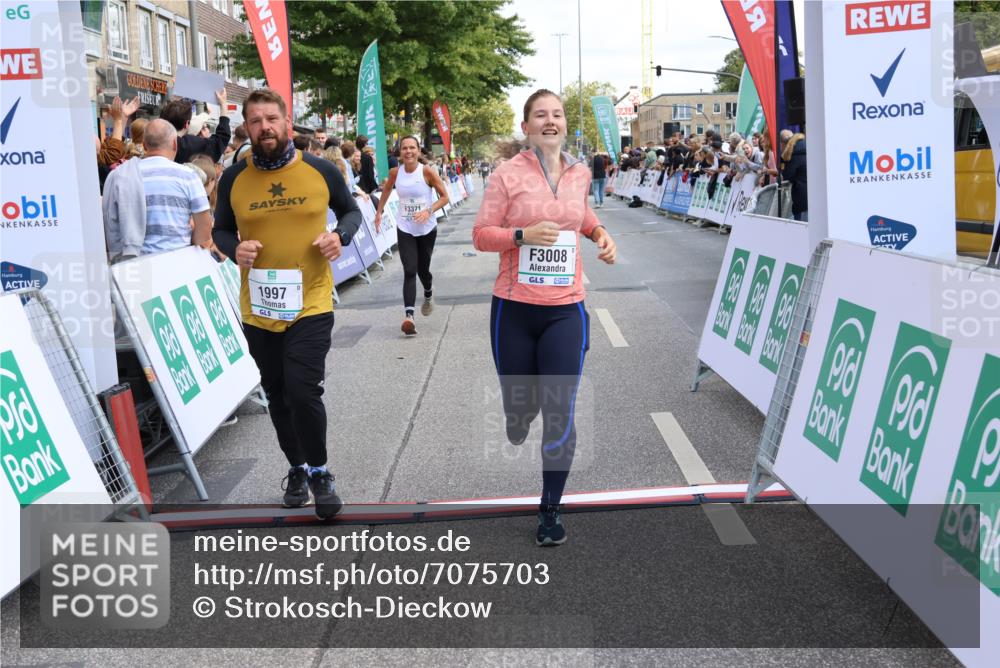 15.09.2024 - PSD Bank Halbmarathon Strokosch-Dieckow http://msf.ph/oto/7075703 15.09.2024 12:24:32 Ziel 1765, 1997, 2081, 2527, 3008, 3075, 3222, 3256, 3339, 3371, 3452, 3543 meine-sportfotos.de