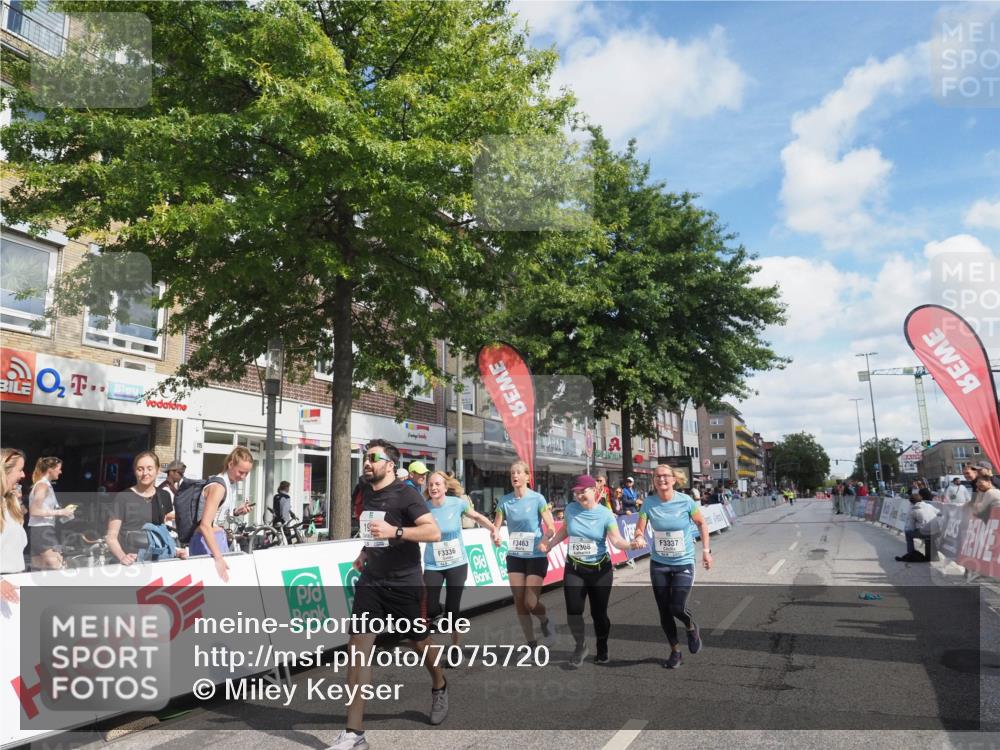 15.09.2024 - PSD Bank Halbmarathon Miley Keyser http://msf.ph/oto/7075720 15.09.2024 12:33:12 Ziel 1939, 3308, 3336, 3337, 3359, 3463 meine-sportfotos.de