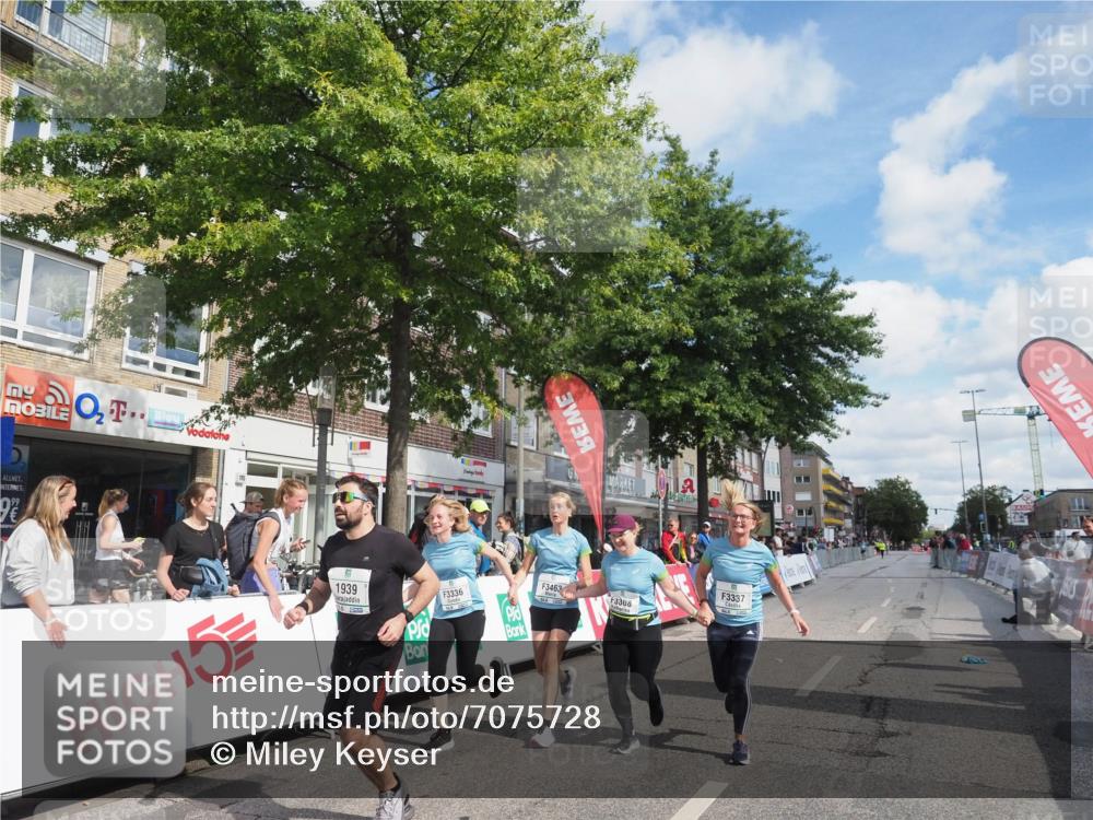 15.09.2024 - PSD Bank Halbmarathon Miley Keyser http://msf.ph/oto/7075728 15.09.2024 12:33:12 Ziel 1939, 3308, 3336, 3337, 3359, 3463 meine-sportfotos.de