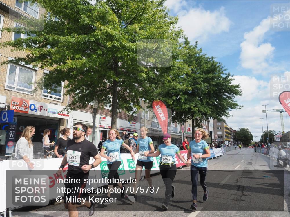 15.09.2024 - PSD Bank Halbmarathon Miley Keyser http://msf.ph/oto/7075737 15.09.2024 12:33:13 Ziel 1939, 3308, 3336, 3337, 3359, 3463 meine-sportfotos.de