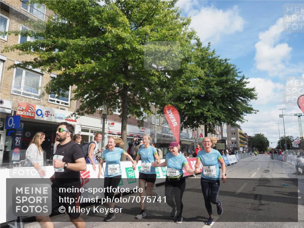 15.09.2024 - PSD Bank Halbmarathon Miley Keyser http://msf.ph/oto/7075741 15.09.2024 12:33:13 Ziel 1939, 3308, 3336, 3337, 3359, 3463 meine-sportfotos.de