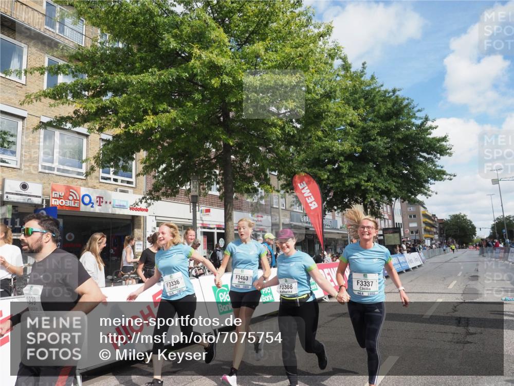 15.09.2024 - PSD Bank Halbmarathon Miley Keyser http://msf.ph/oto/7075754 15.09.2024 12:33:13 Ziel 1939, 3308, 3336, 3337, 3359, 3463 meine-sportfotos.de