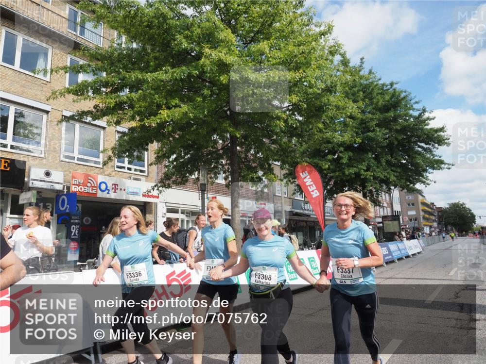 15.09.2024 - PSD Bank Halbmarathon Miley Keyser http://msf.ph/oto/7075762 15.09.2024 12:33:13 Ziel 1939, 3308, 3336, 3337, 3359, 3463 meine-sportfotos.de