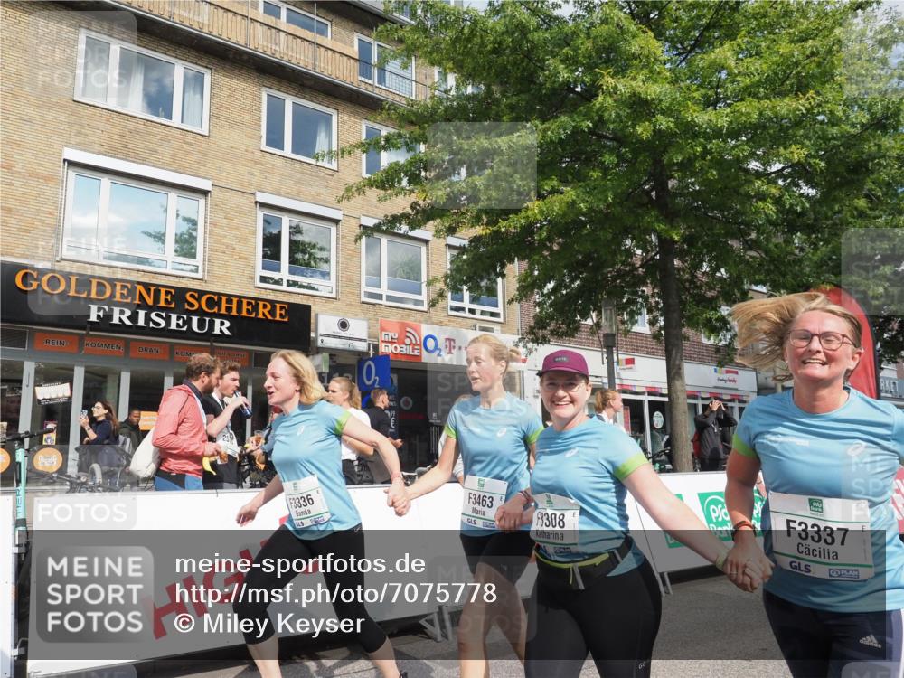 15.09.2024 - PSD Bank Halbmarathon Miley Keyser http://msf.ph/oto/7075778 15.09.2024 12:33:14 Ziel 1939, 3308, 3336, 3337, 3359, 3463 meine-sportfotos.de