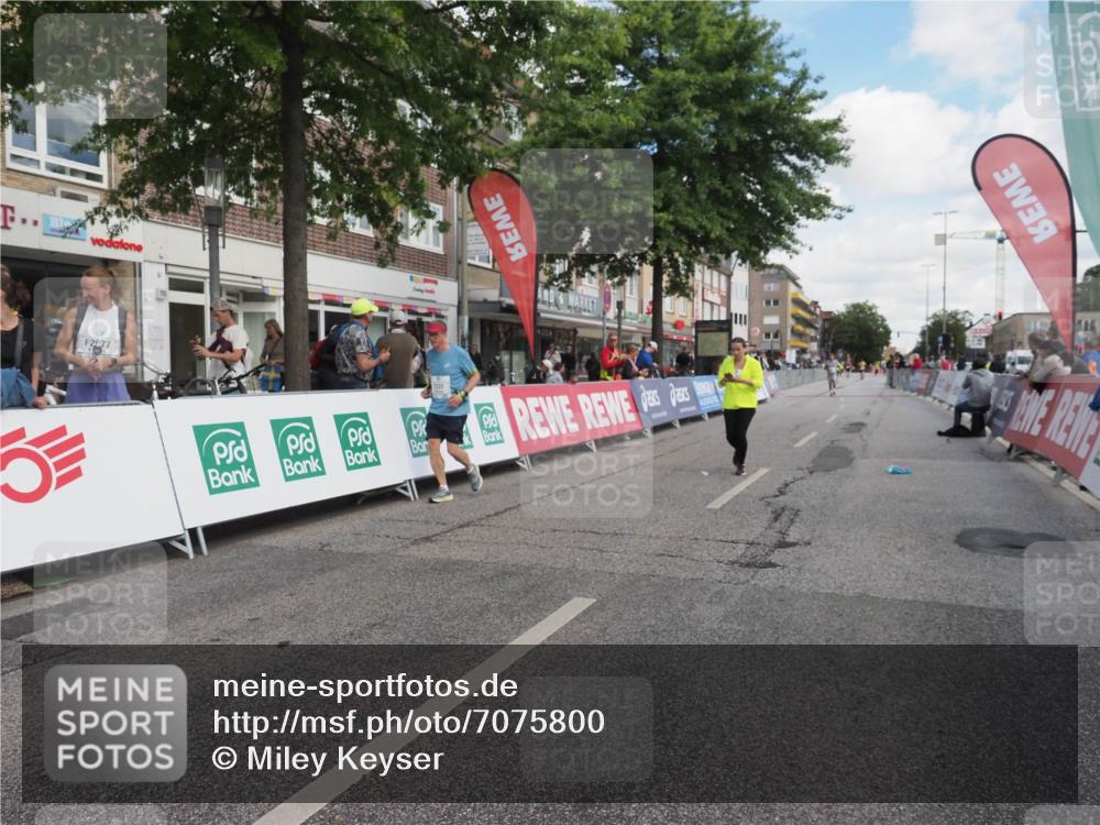 15.09.2024 - PSD Bank Halbmarathon Miley Keyser http://msf.ph/oto/7075800 15.09.2024 12:33:38 Ziel 2331, 3107 meine-sportfotos.de