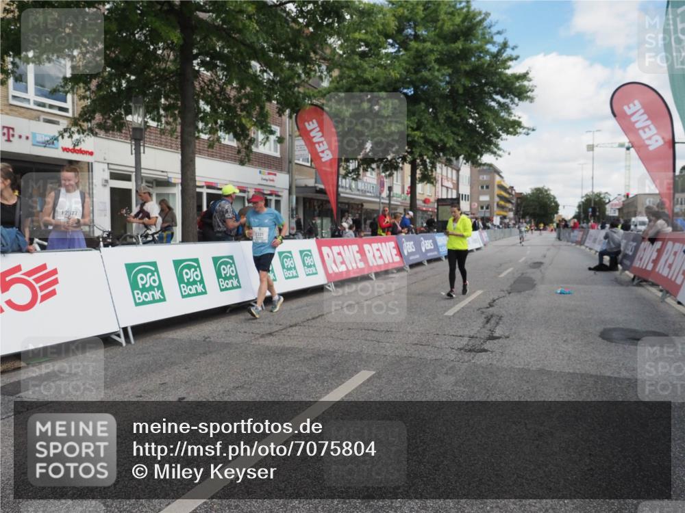 15.09.2024 - PSD Bank Halbmarathon Miley Keyser http://msf.ph/oto/7075804 15.09.2024 12:33:38 Ziel 2331, 3107 meine-sportfotos.de